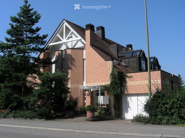Attraktive, ruhige 2.5 Zi Loft-Wohnung umgeben von einem idylischem Garten 13