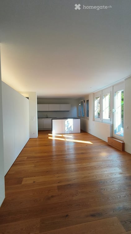Attraktive, ruhige 2.5 Zi Loft-Wohnung umgeben von einem idylischem Garten 3