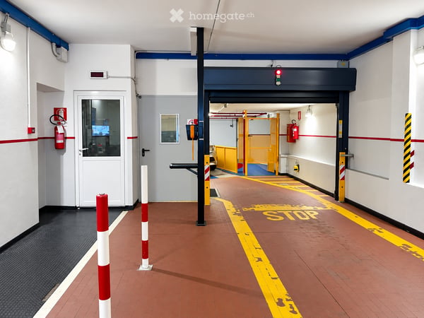 Como Piazza Volta box automatizzato custodito 3