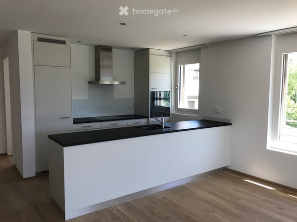 Nachmieter gesucht für eine schöne und helle 4.5-Zimmerwohnung in Laax. 2