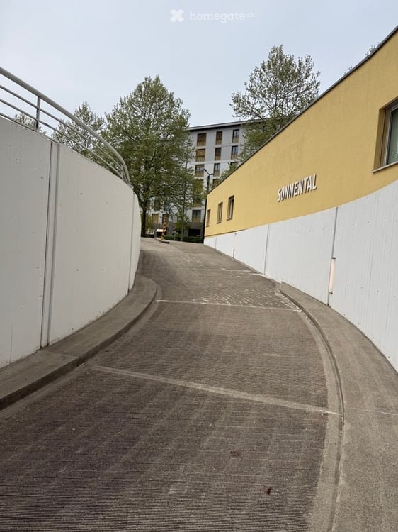 Tiefgaragen Stellplatz - nähe Bahnhof Stettbach 3