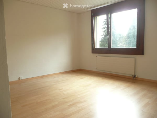 Grosszügige 4.5-Zimmer-Wohnung mit verglastem Balkon in Cham 5