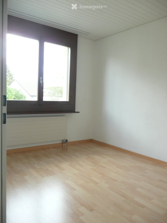Grosszügige 4.5-Zimmer-Wohnung mit verglastem Balkon in Cham 7