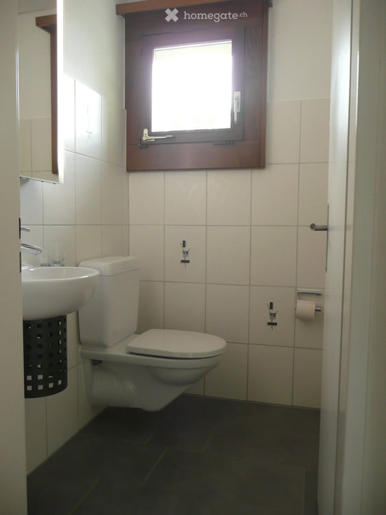 Grosszügige 4.5-Zimmer-Wohnung mit verglastem Balkon in Cham 8