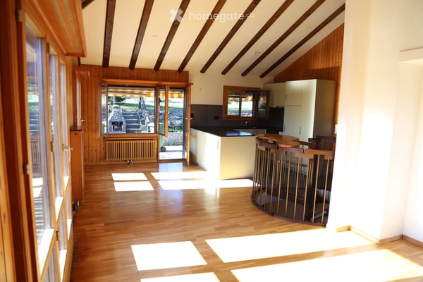 Magnifique chalet rénové avec vue panoramique sur les Préalpes fribourgeoises 3