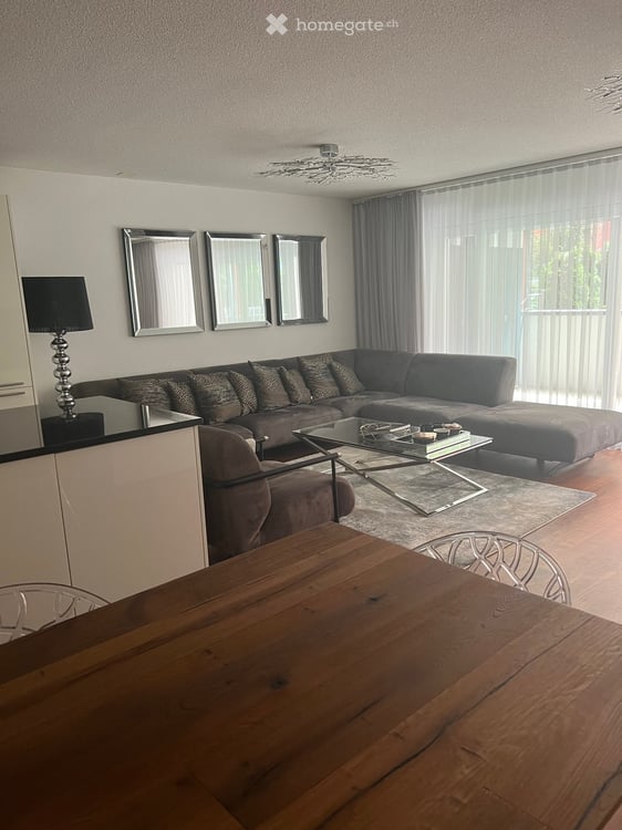 Moderne 4.5-Zimmerwohnung mit grosszügigem Garten und moderner Ausstattung in Zürich-Affoltern 2