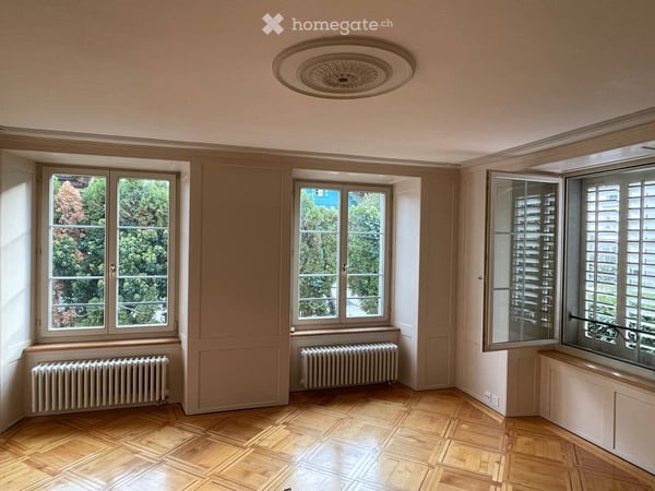 4-Zimmer-Hochparterrewohnung in historischer Villa mit grossem Garten 1