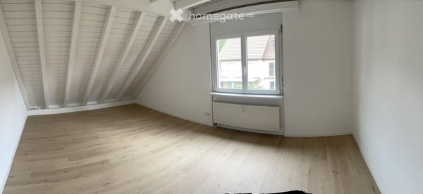 Grosszügige 6.5 Zimmer Dachwohnung im sonnigen und ruhigen Brütten 11