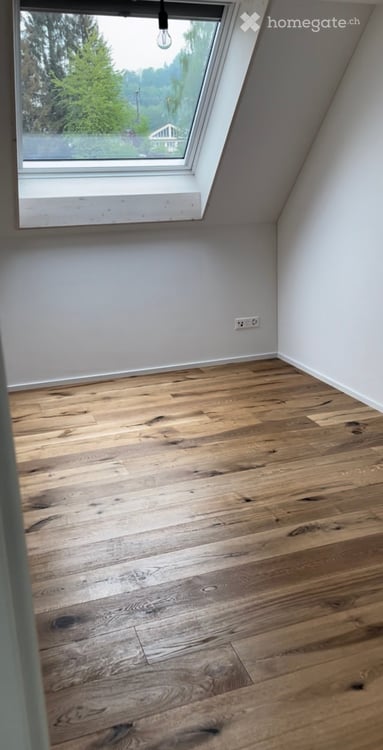 3.5-Zimmer-Dachwohnung mit Charme – direkt am Bhf. Steinmaur 2