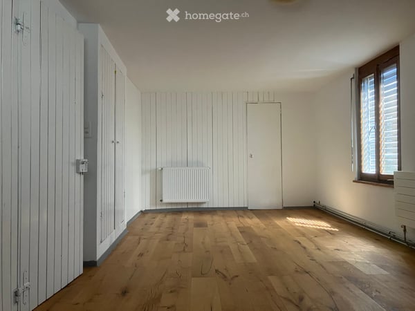 Charmante 3-Zimmer-Dachwohnung im Altbau in Reinach AG 2