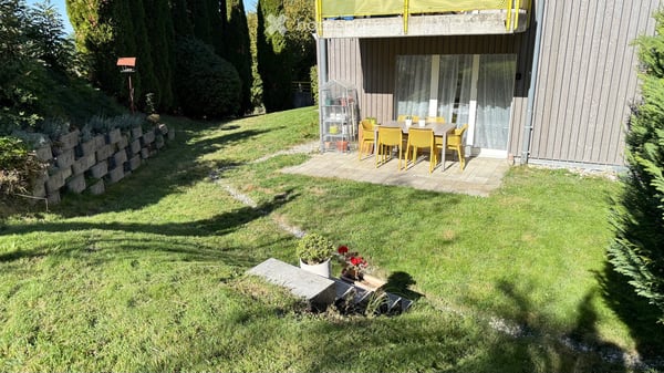 4,5 pièces au Rez-sup, 2 terrasse, jardin privatif, garage et place de parc 2