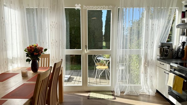 4,5 pièces au Rez-sup, 2 terrasse, jardin privatif, garage et place de parc 5