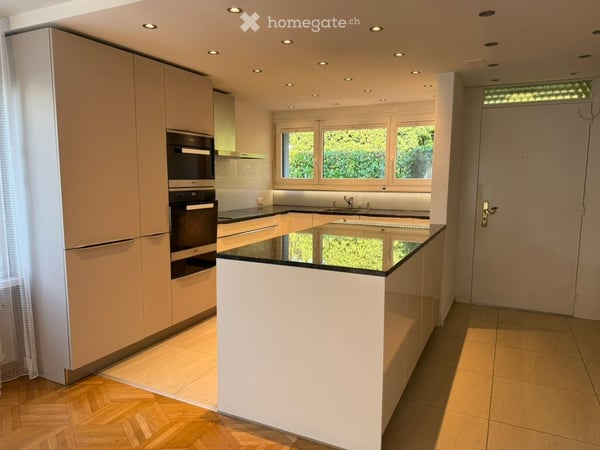 Charmantes 6.5-Zimmer-Einfamilienhaus mit grossem Garten in Adliswil 3