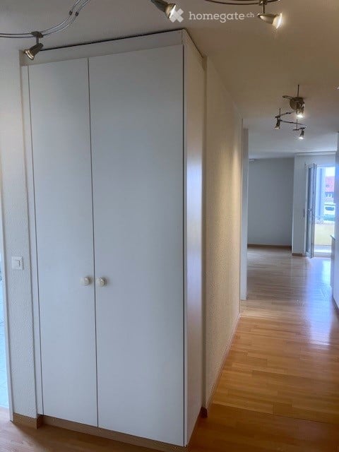 Grosszügige 3½-Zimmer-Wohnung in Winkel Rüti 12