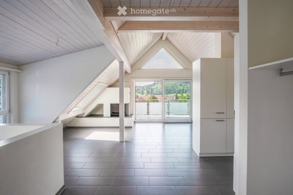 Lichtdurchflutete Wohnung mit Aussicht in alle 4 Himmelsrichtungen, in 3- Familienhaus 2