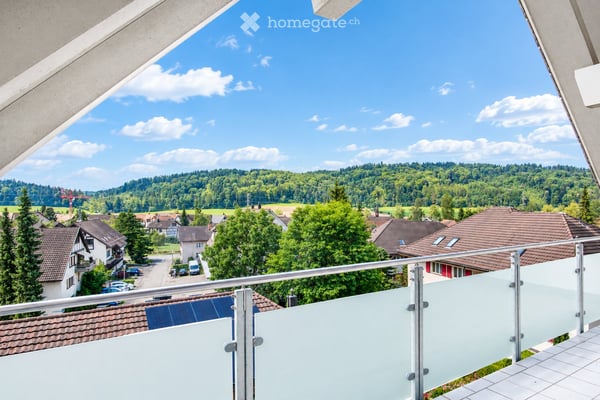 Lichtdurchflutete Wohnung mit Aussicht in alle 4 Himmelsrichtungen, in 3- Familienhaus 6
