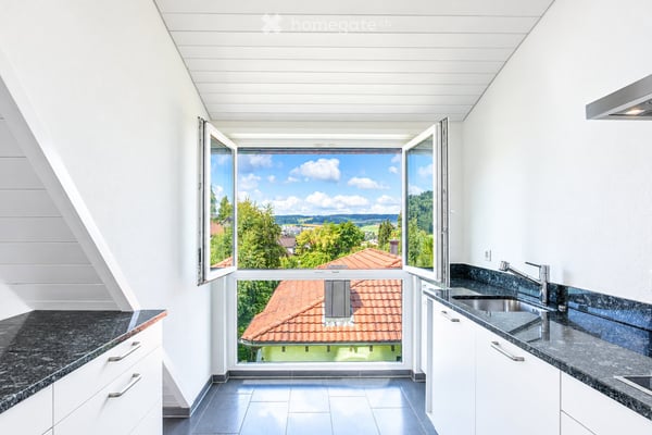 Lichtdurchflutete Wohnung mit Aussicht in alle 4 Himmelsrichtungen, in 3- Familienhaus 8