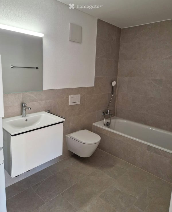 Neubau-Wohnung mit zwei Balkonen und Sicht auf den Bodensee 4