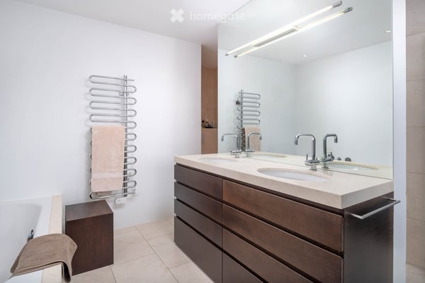 Exklusives Doppeleinfamilienhaus mit Panoramablick auf See, Alpen und Stadt 14