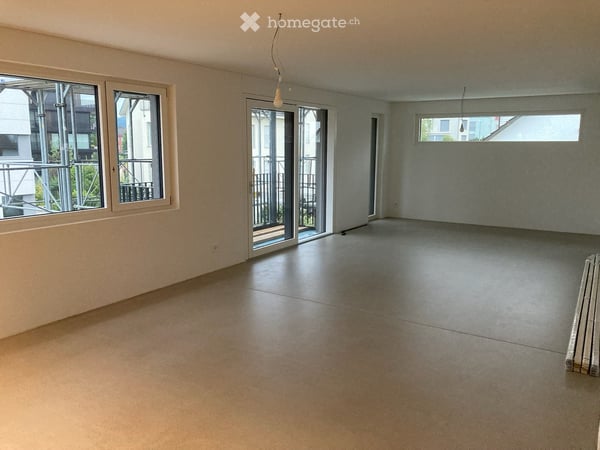 Modern 3.5-Room Apartment with Mountain Views, Balcony & Shared Garden 5