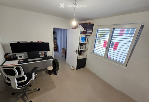 Modern 3.5-Room Apartment with Mountain Views, Balcony & Shared Garden 9