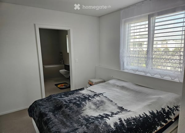 Modern 3.5-Room Apartment with Mountain Views, Balcony & Shared Garden 8