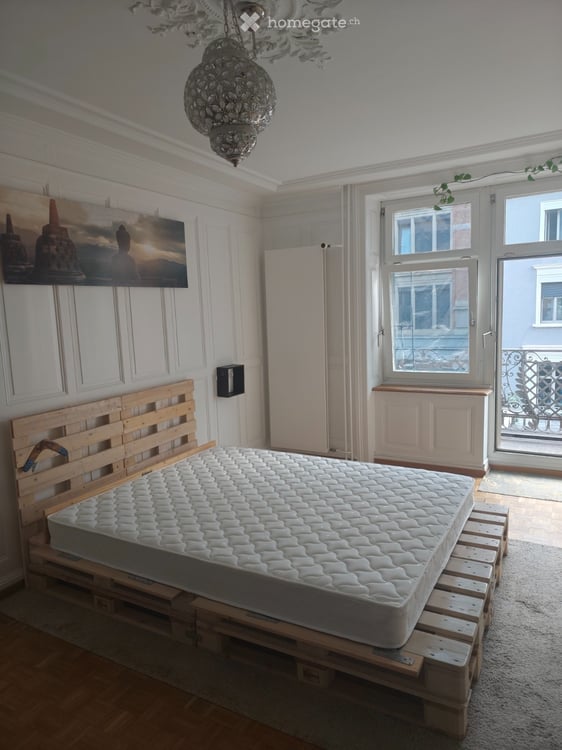 Befristet: Grosszügige 4.5 Zimmer Wohnung im Kreis 4 (mit Cheminee) 5