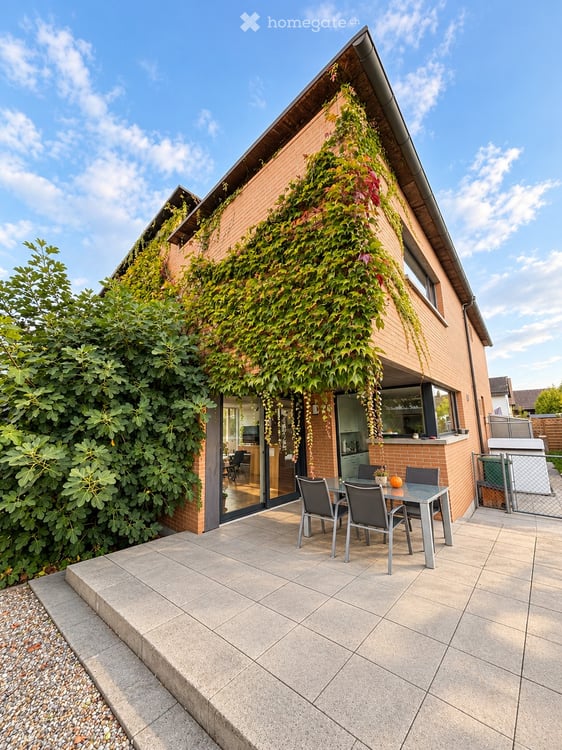 Modernes, lichtdurchflutetes Einfamilienhaus in Birrhard 11