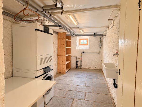 Charmantes Einfamilienhaus mit Retro-Charme und Gestaltungspotenzial in Herisau AR 24