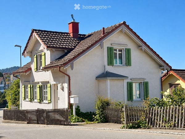 Charmantes Einfamilienhaus mit Retro-Charme und Gestaltungspotenzial in Herisau AR 13