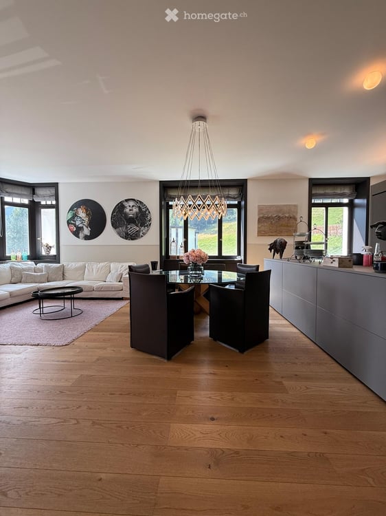Saalwohnung mit Balkon und Solarium in Davos Platz