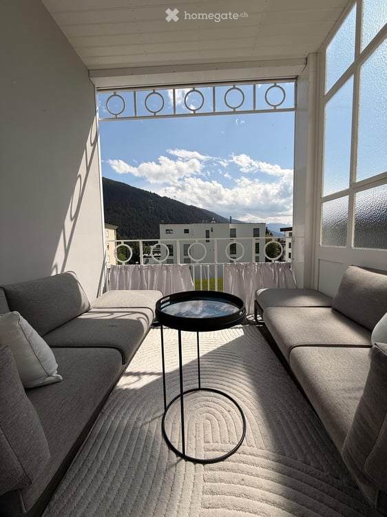 Saalwohnung mit Balkon und Solarium in Davos Platz 5