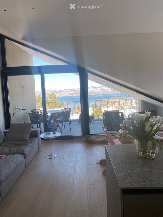 Exklusive 3.5-Zimmer-Maisonettewohnung mit See- und Bergsicht in Wollerau
