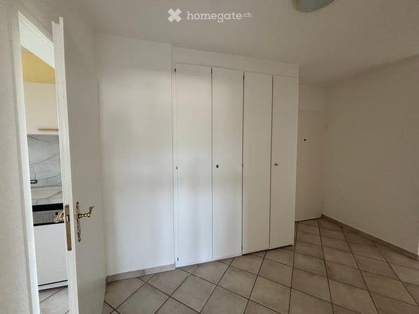 Frisch renovierte 4.5-Zimmer-Wohnung mit traumhafter Aussicht und grosser Dachterrasse in Reinach BL 11