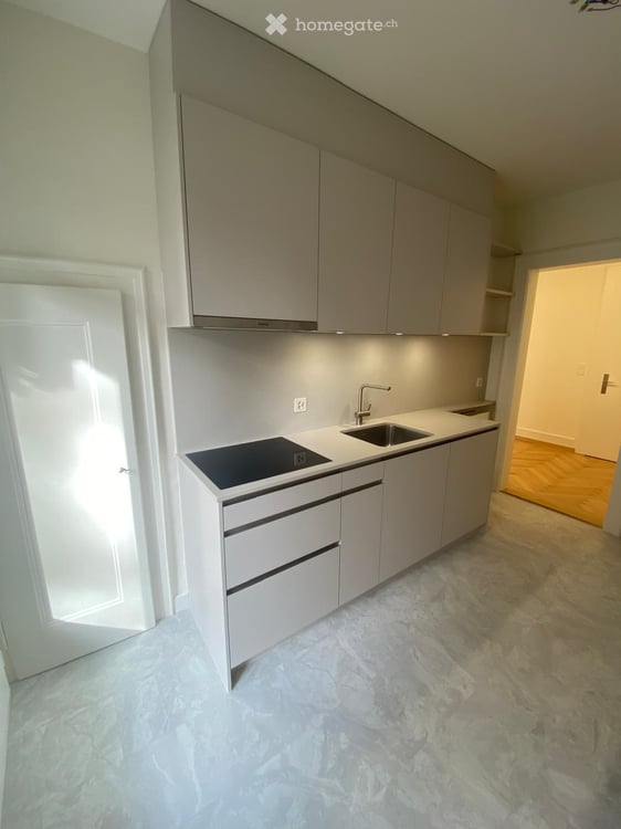 Kreis 7, Wohlfühl-Vibes mit Altbau-Charme im 1. Stock, privater Vermieter, im Moment in Renovation 12