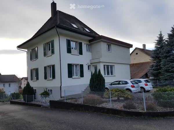 Freistehendes Zweifamilienhaus im Zentrum von Oberbuchsiten 2