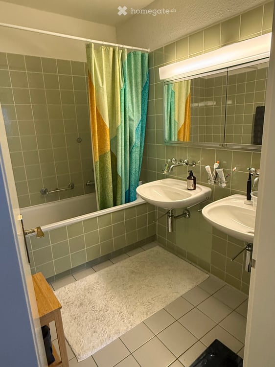 Helle grosse 5 Zi Wohnung in Fluntern 9
