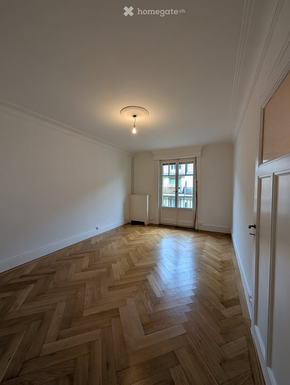 Appartement de charme avec balcon – Genève Servette 4