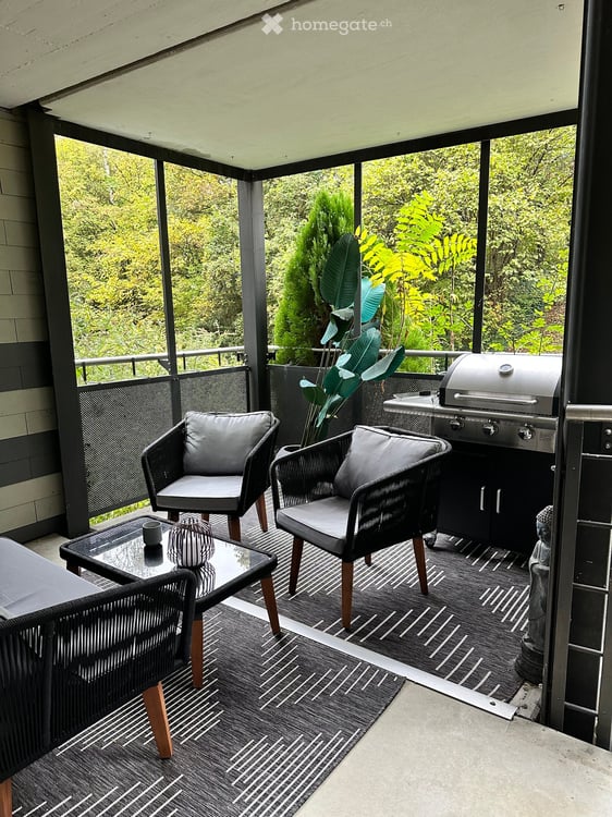 Helle 2.5-Zimmer-Wohnung mit 2 Balkonen in Zürich-Leimbach 3