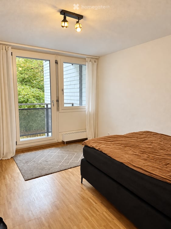 Helle 2.5-Zimmer-Wohnung mit 2 Balkonen in Zürich-Leimbach 2