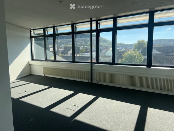 Helles Büro in Hunzenschwil – mietzinsfrei bis Ende Februar 2027 2