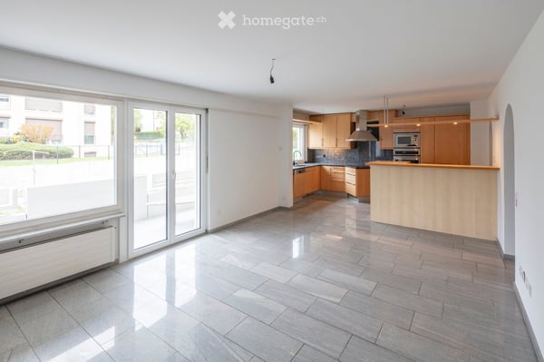 Grosszügige 5.5 Zimmer-Wohnung in Aesch BL 3