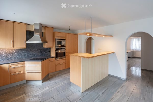 Grosszügige 5.5 Zimmer-Wohnung in Aesch BL 4