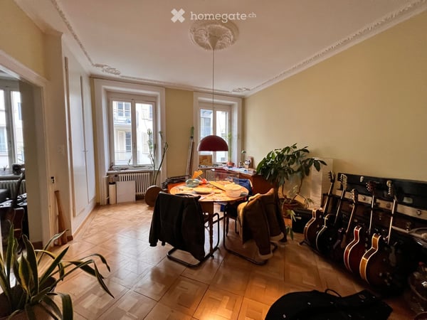 Altbau Wohnung Zentral in Biel 2