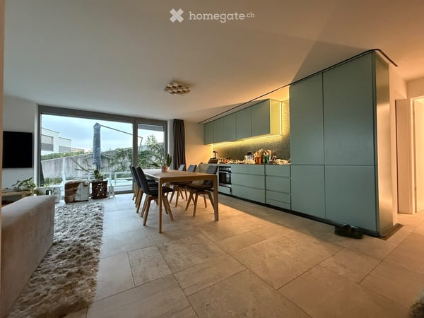 Aussergewöhnliche 5-Zimmer-Parterrewohnung mit 167 m² Wohnfläche und grosszügigem Gartensitzplatz 3