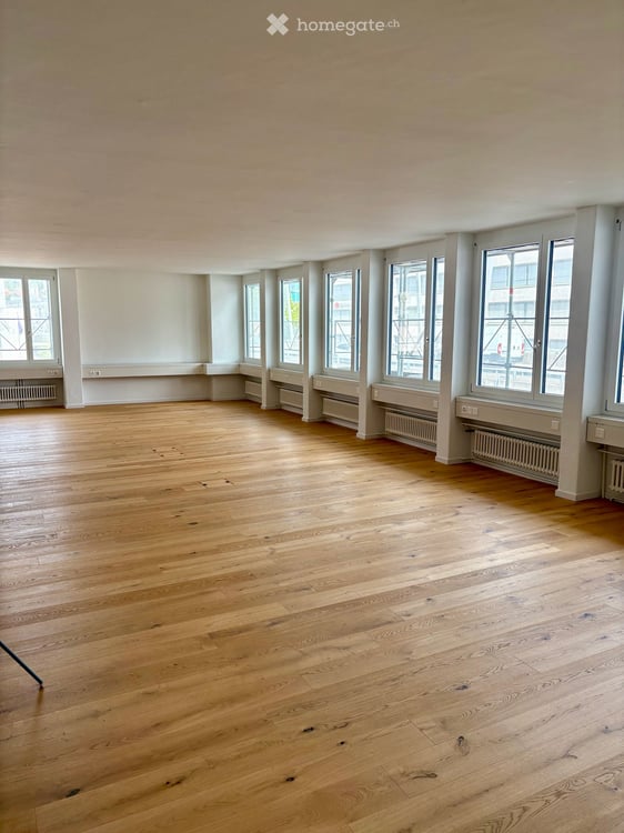 Bürofläche (215 m²) direkt bei der Hardbrücke, Zürich 5