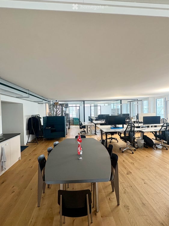 Bürofläche (215 m²) direkt bei der Hardbrücke, Zürich 3