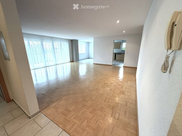 Wohnen und Wohlfühlen – zentral, modern, hell und komfortabel mit grossem Balkon