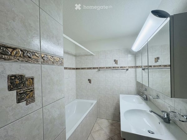 Sonnige, ruhige 3-1/2-Z.W. mit Balkon und schöner Sicht 9