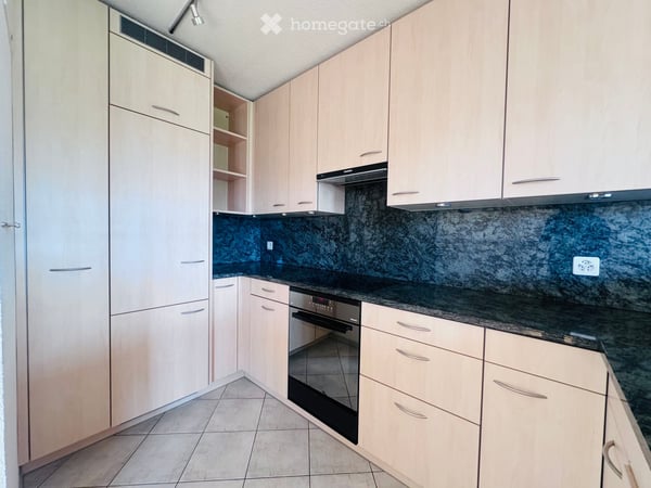 Sonnige, ruhige 3-1/2-Z.W. mit Balkon und schöner Sicht 6